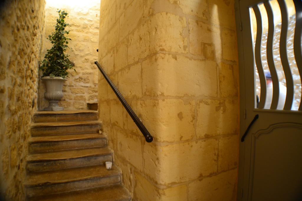 L'Invitation Au Voyage Bordeaux Bilik gambar
